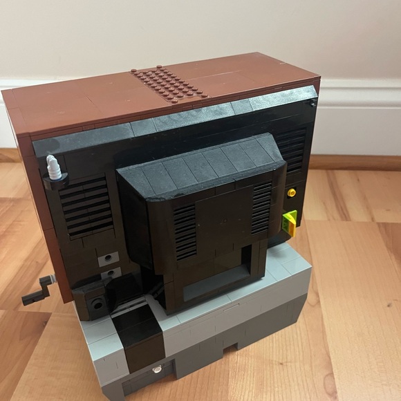 Lego - Picture 2 of 2